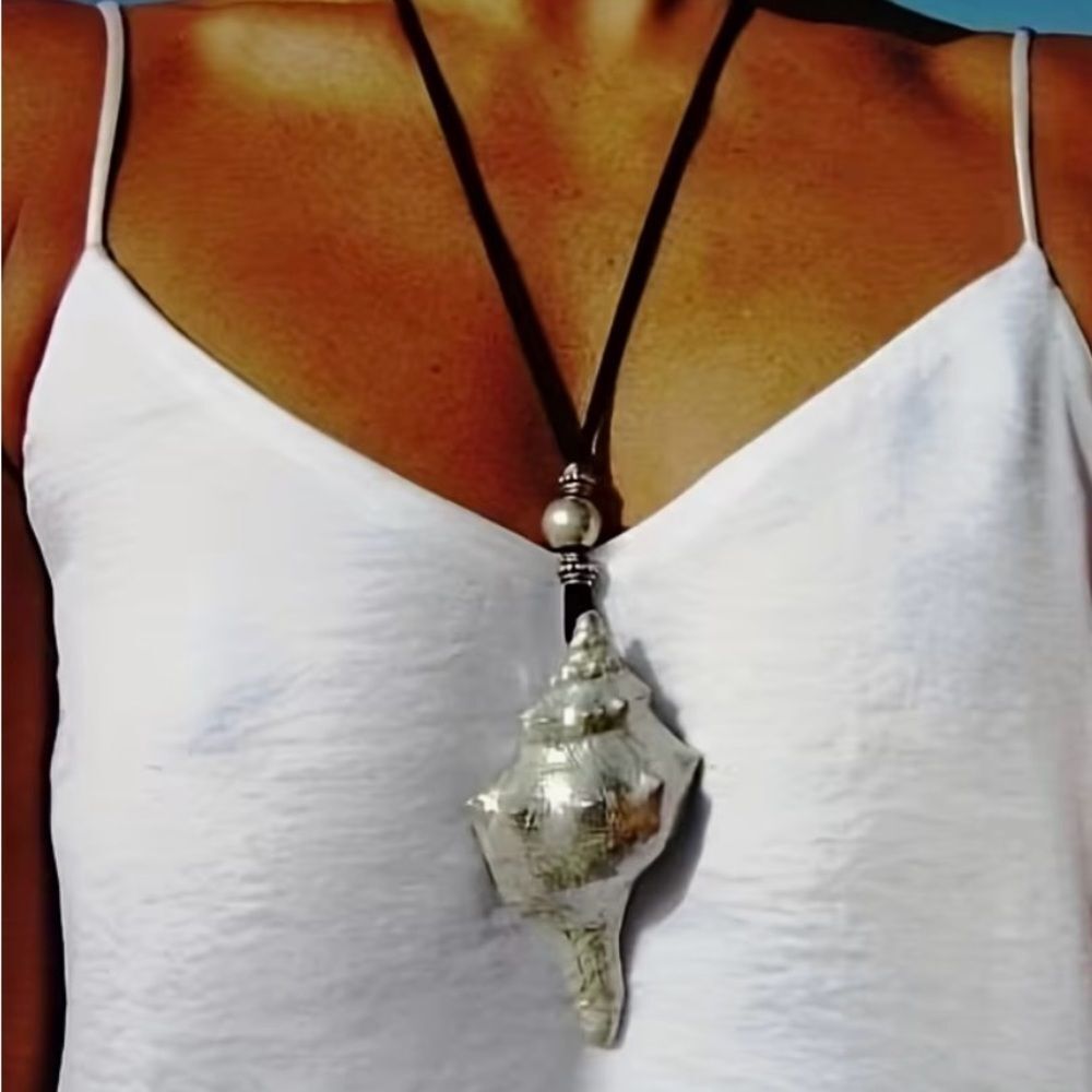 🐚 NEW Shining Silver Shell Pendant Necklace 🐚 - Picture 2 of 6